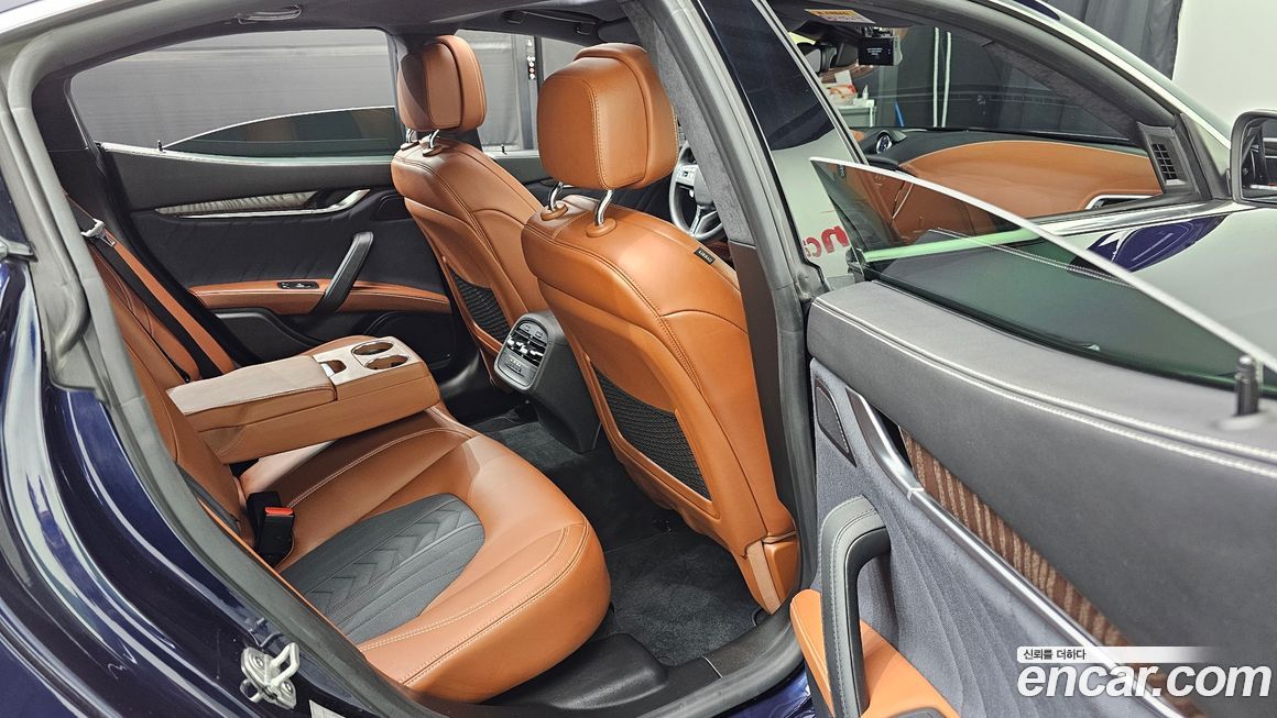 Maserati Ghibli 2021