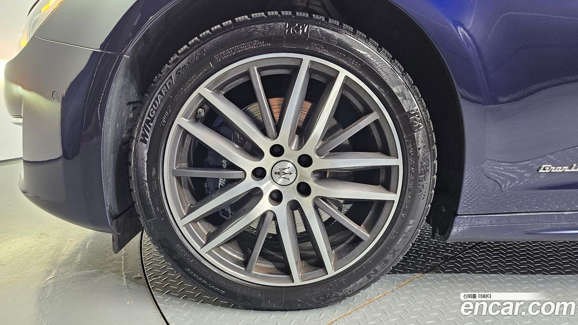 Maserati Ghibli 2021