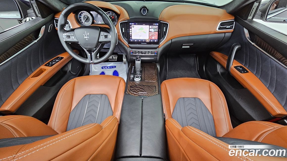Maserati Ghibli 2021