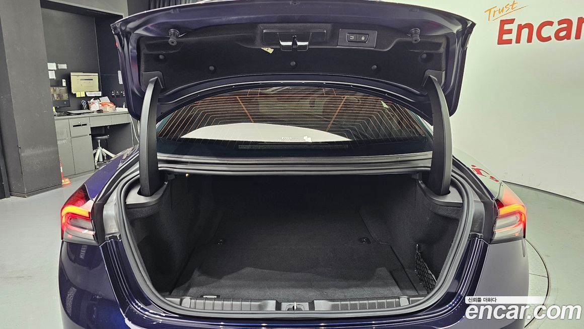 Maserati Ghibli 2021