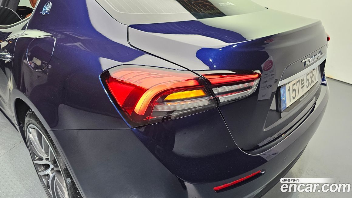 Maserati Ghibli 2021