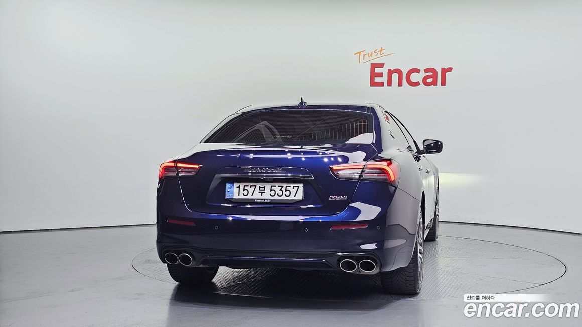 Maserati Ghibli 2021