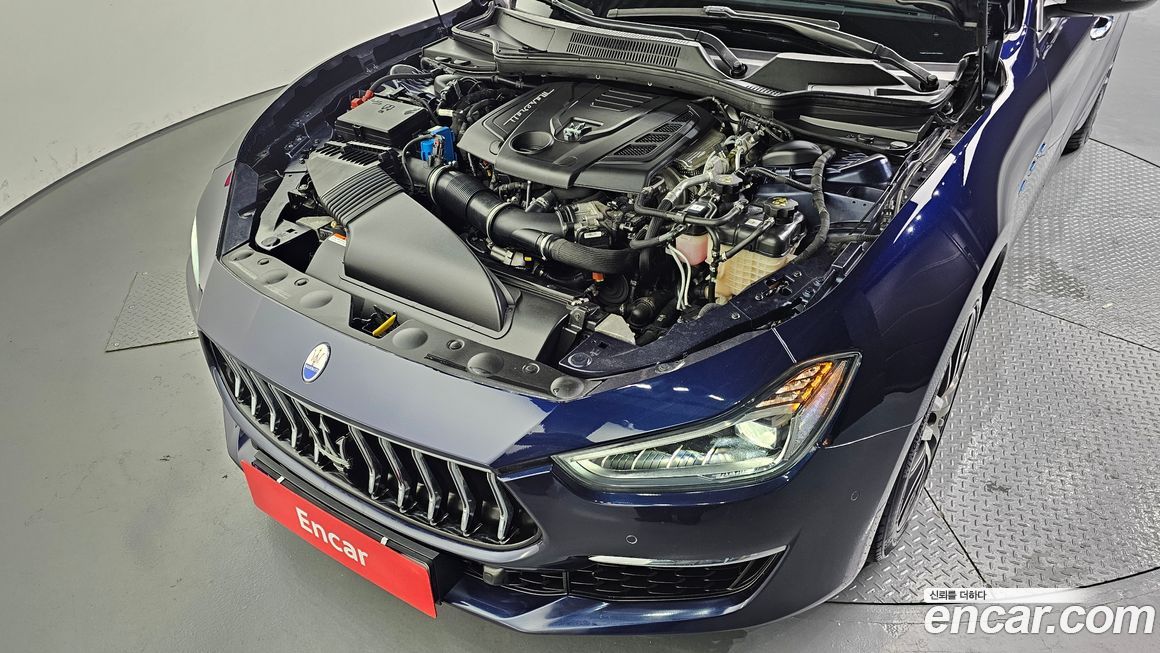 Maserati Ghibli 2021