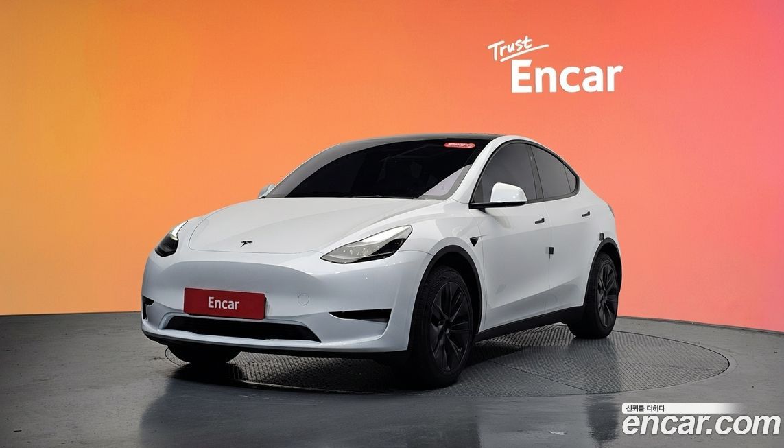 Tesla Model Y 2025