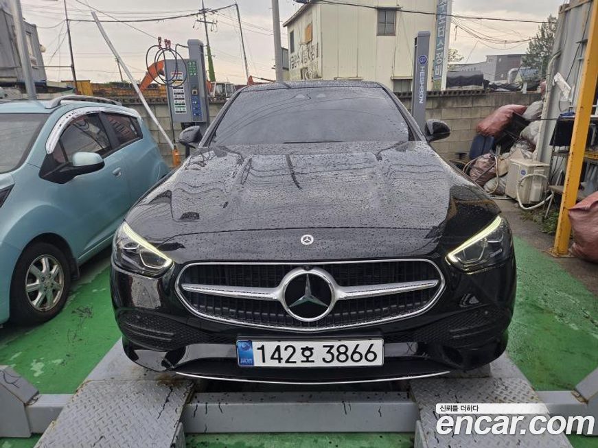 Mercedes-Benz C-Class 2024