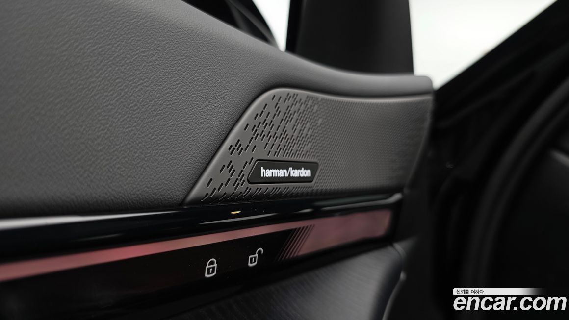BMW 5-Series 2025