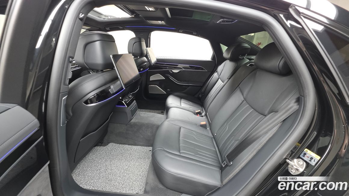 Audi A8 2021