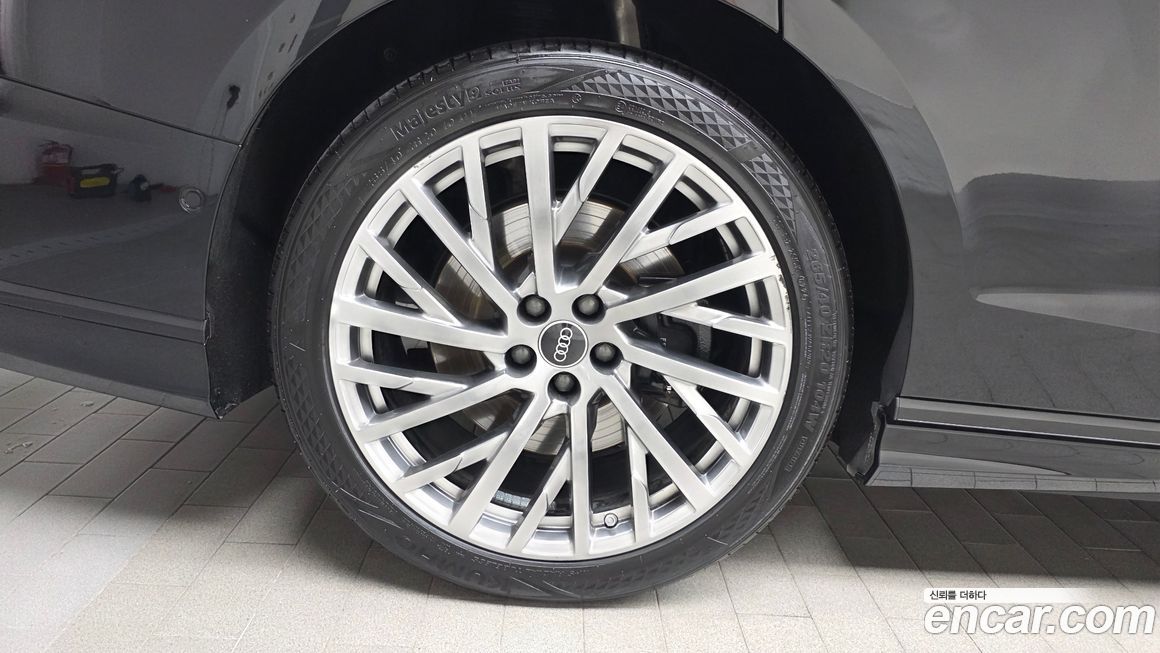 Audi A8 2021