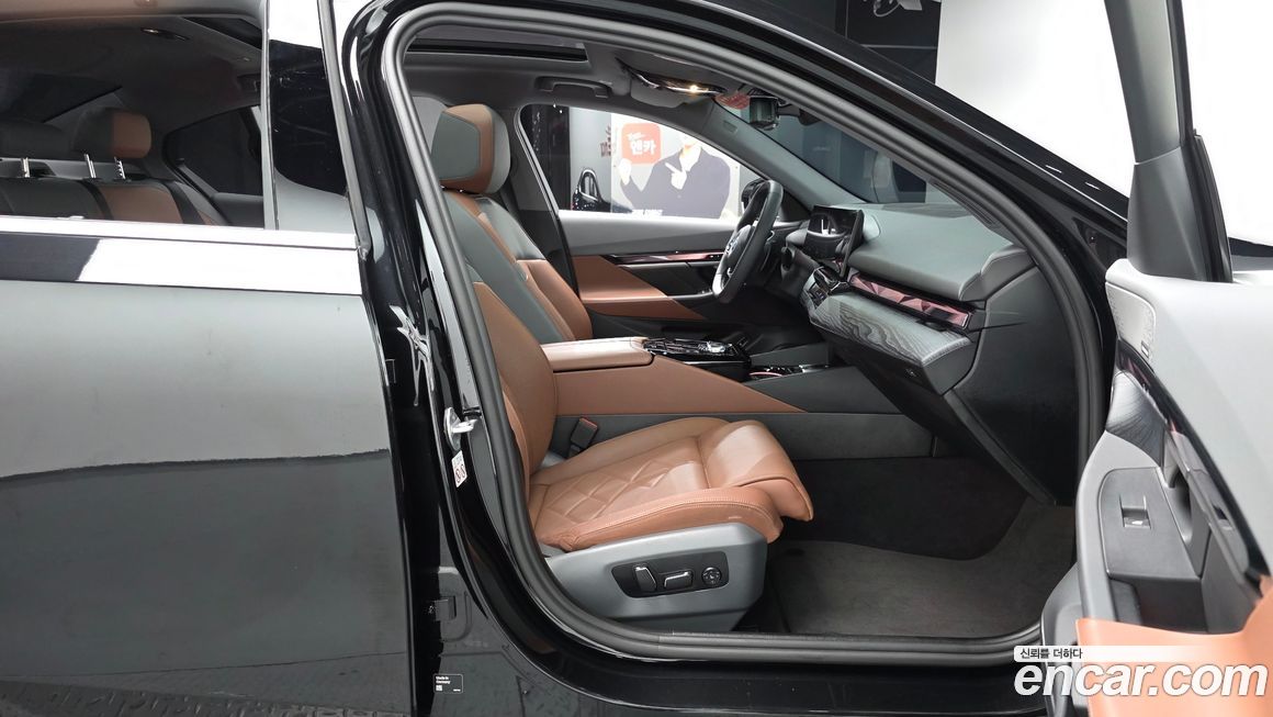 BMW 5-Series 2025