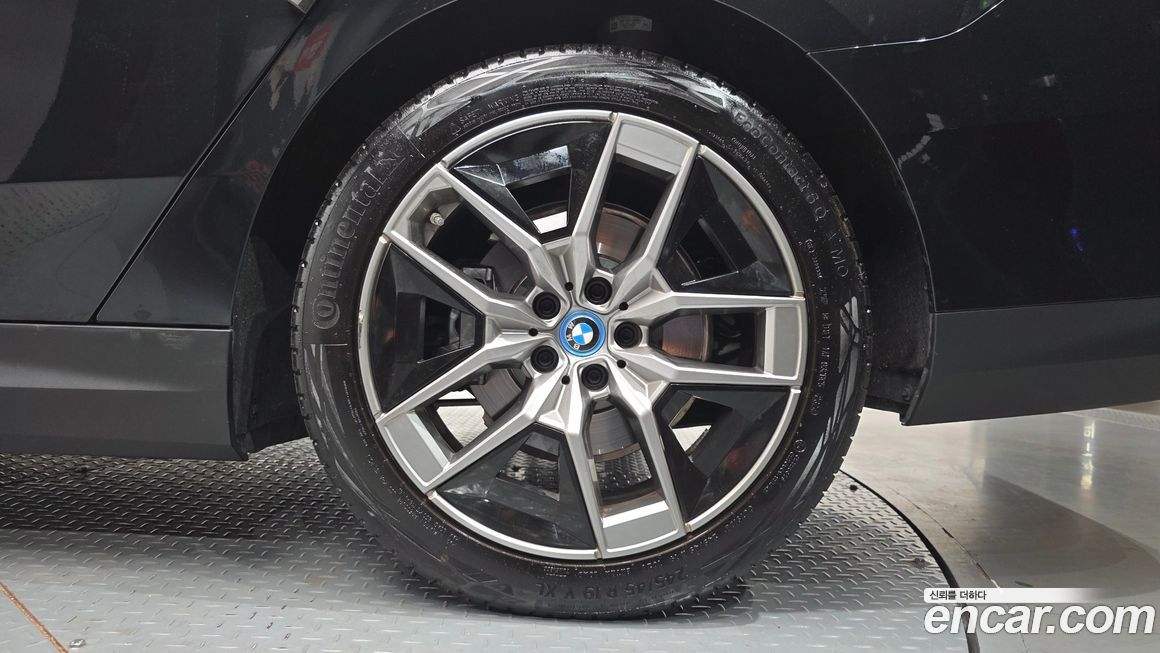 BMW 5-Series 2025