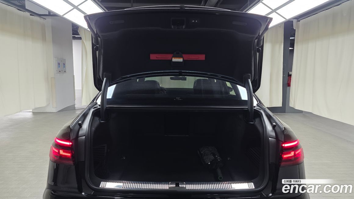 Audi A8 2021