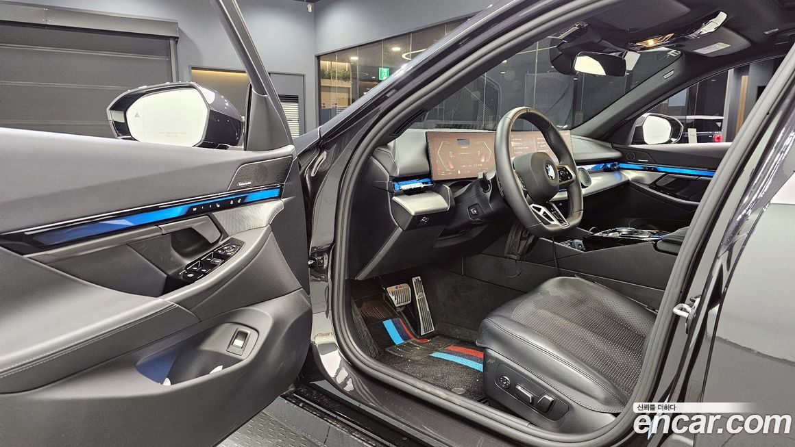 BMW 5-Series 2025