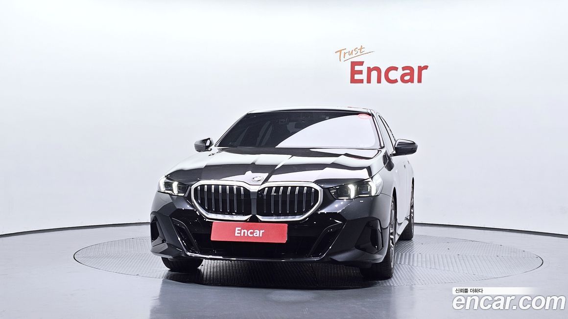 BMW 5-Series 2025