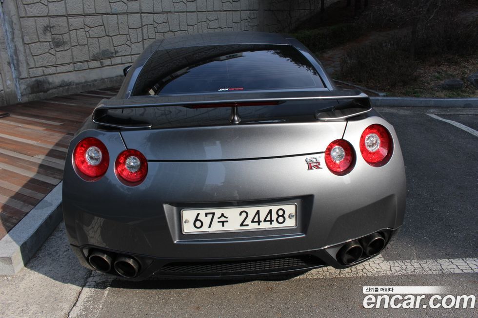 Nissan GT-R 2010