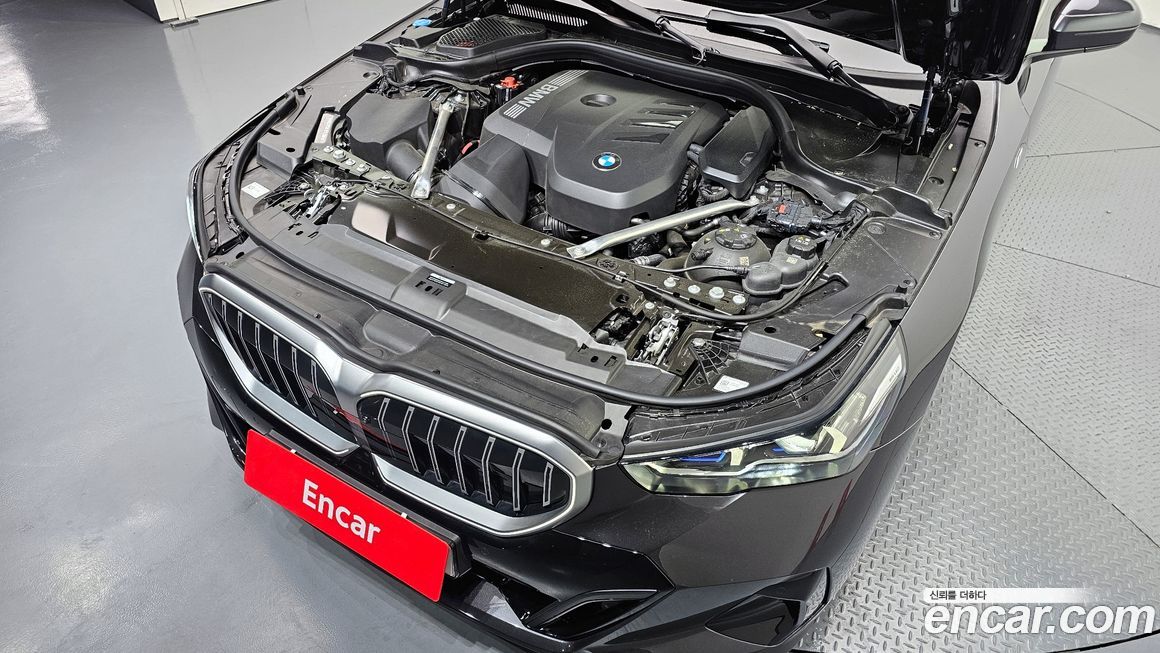 BMW 5-Series 2025