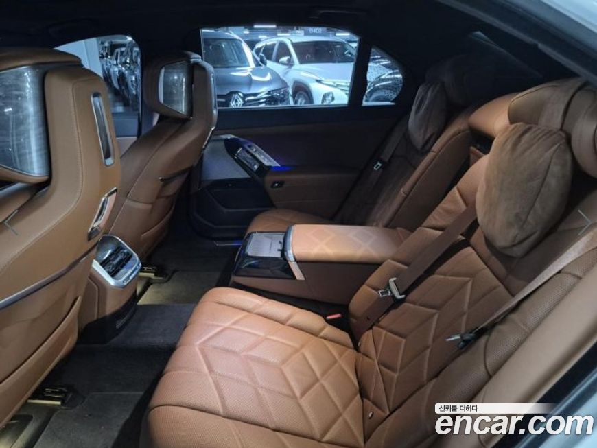 BMW 7-Series 2024