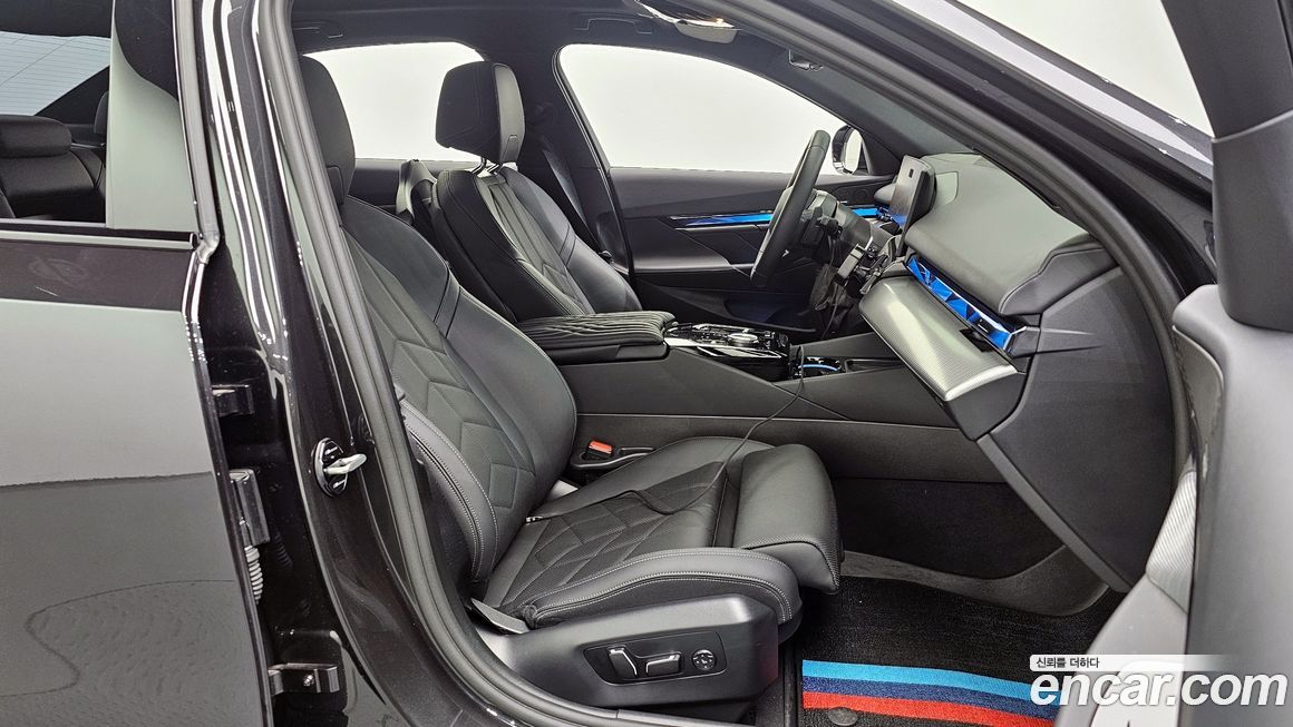 BMW 5-Series 2025
