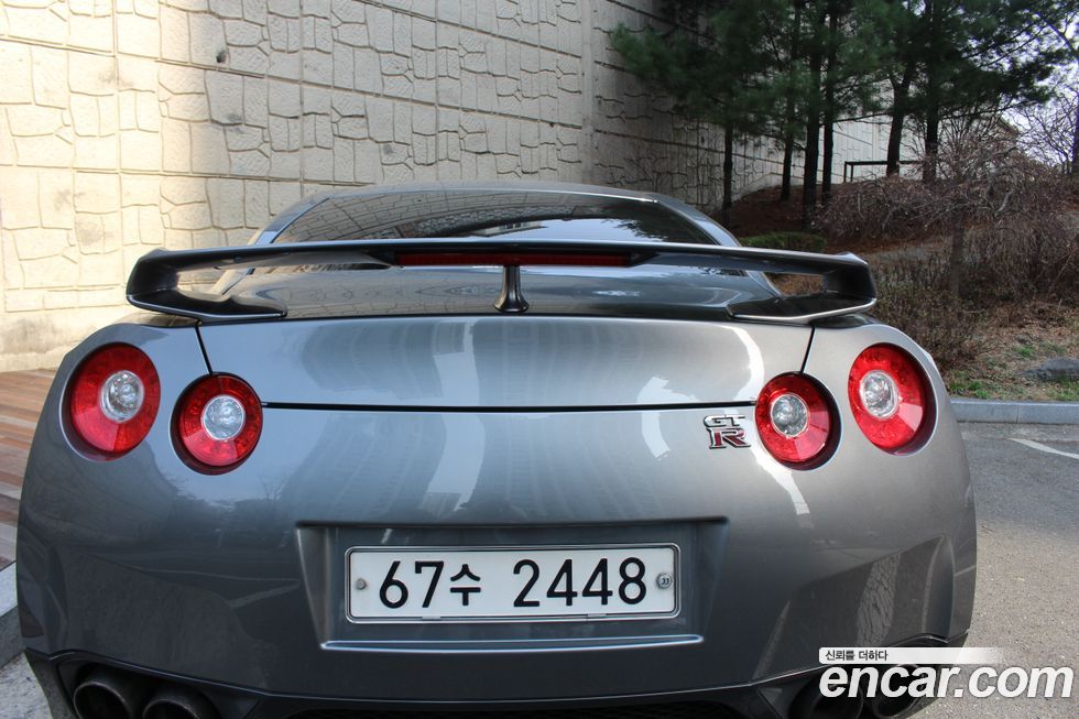 Nissan GT-R 2010
