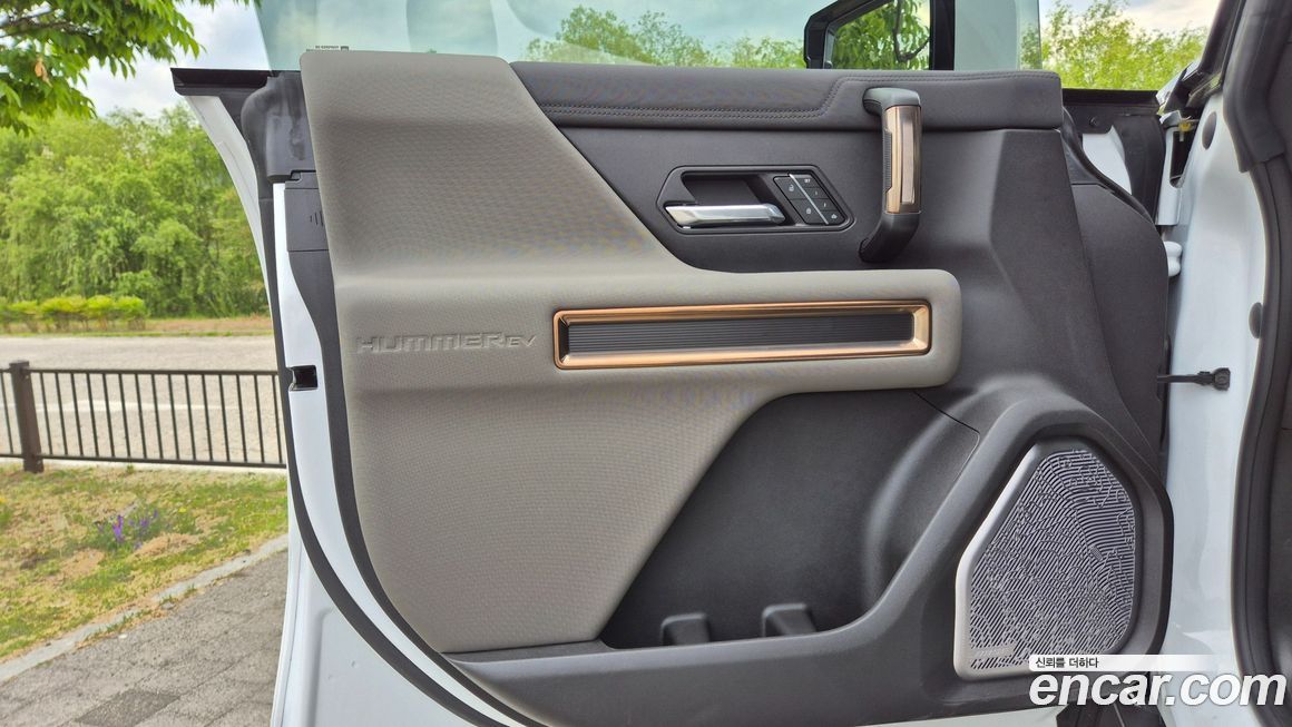 GMC Hummer EV 2025