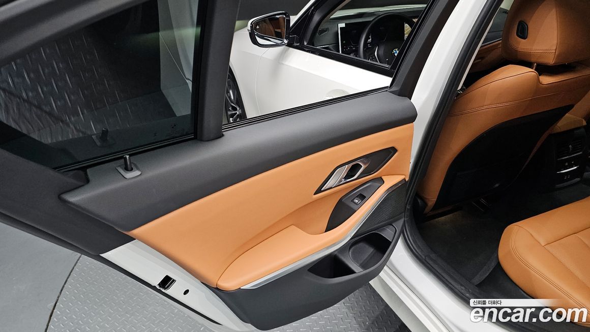 BMW 3-Series 2023