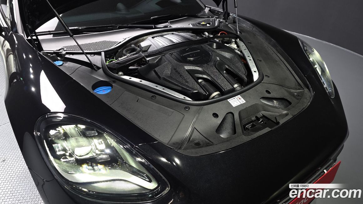 Porsche Panamera 2023