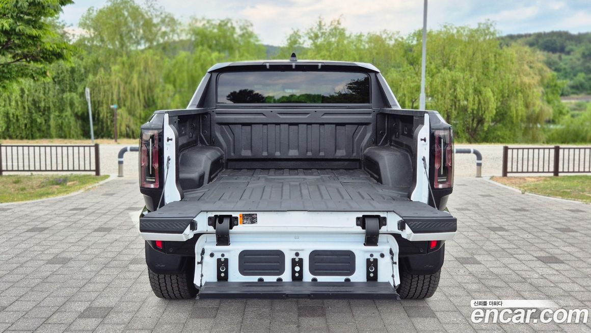 GMC Hummer EV 2025
