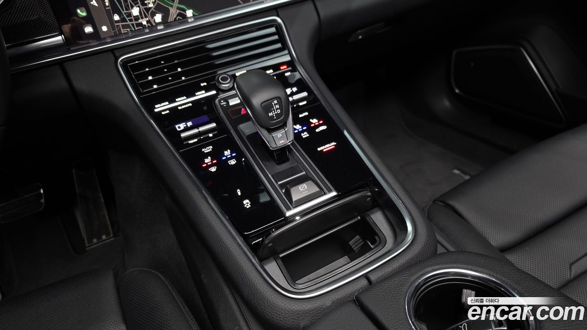 Porsche Panamera 2023