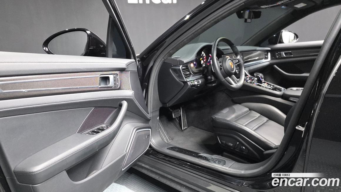 Porsche Panamera 2023