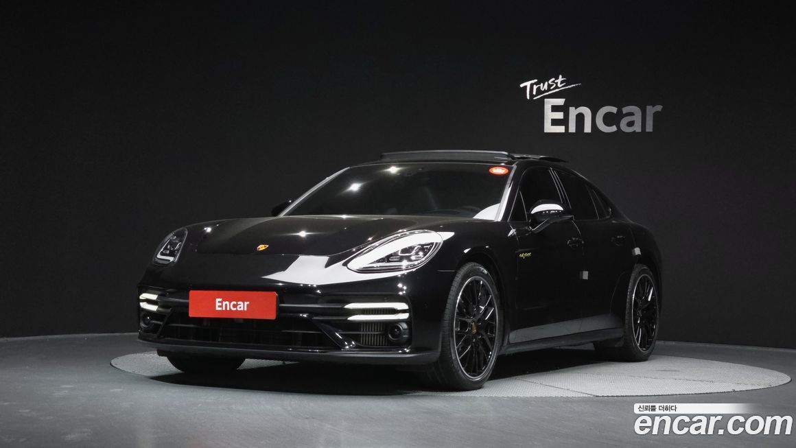Porsche Panamera 2023