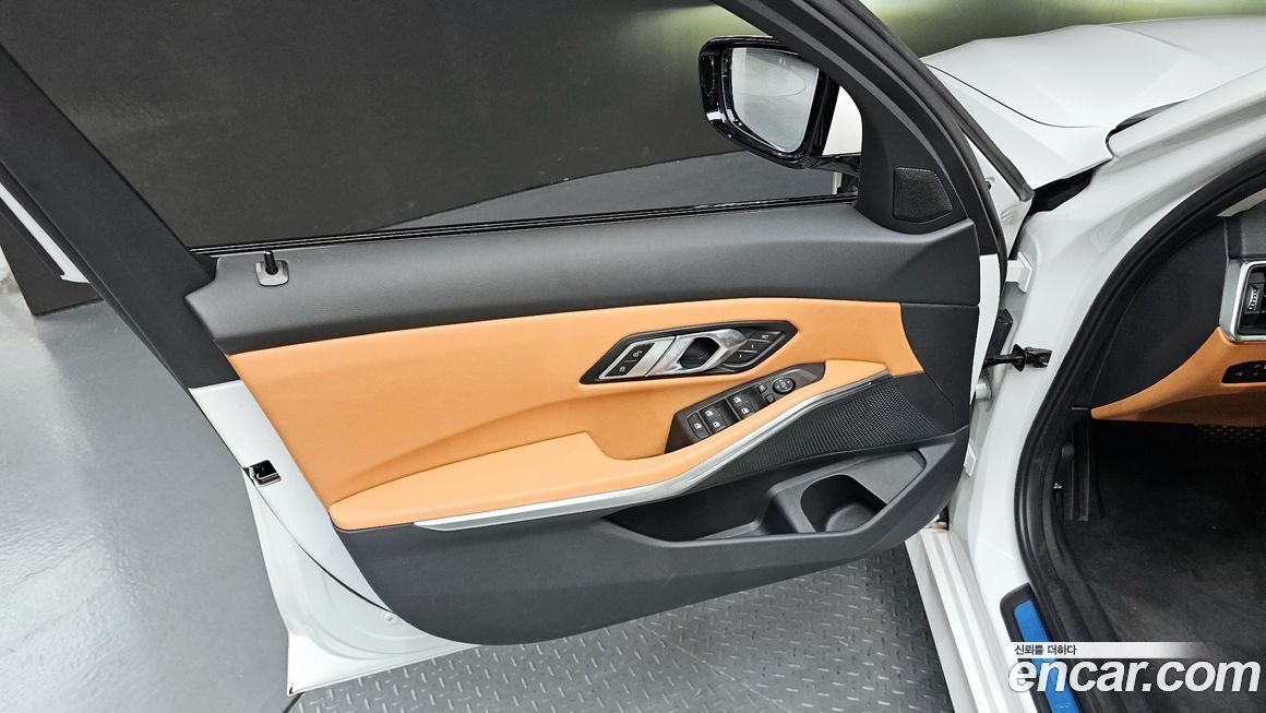 BMW 3-Series 2023