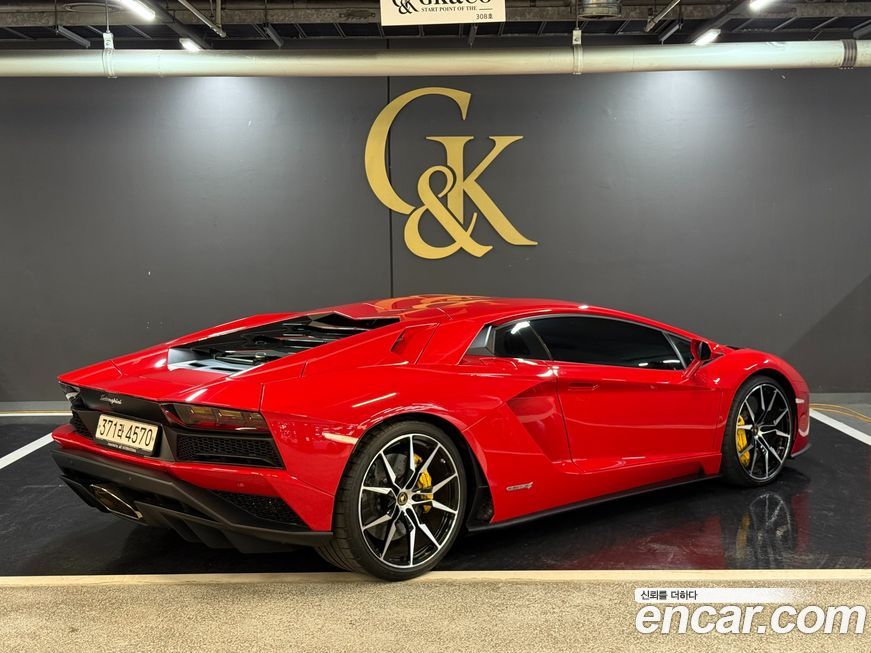Lamborghini Aventador 2019