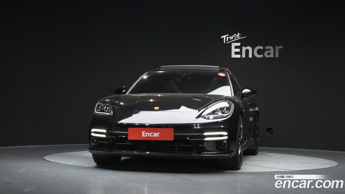 Porsche Panamera 2023