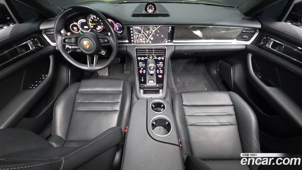 Porsche Panamera 2023