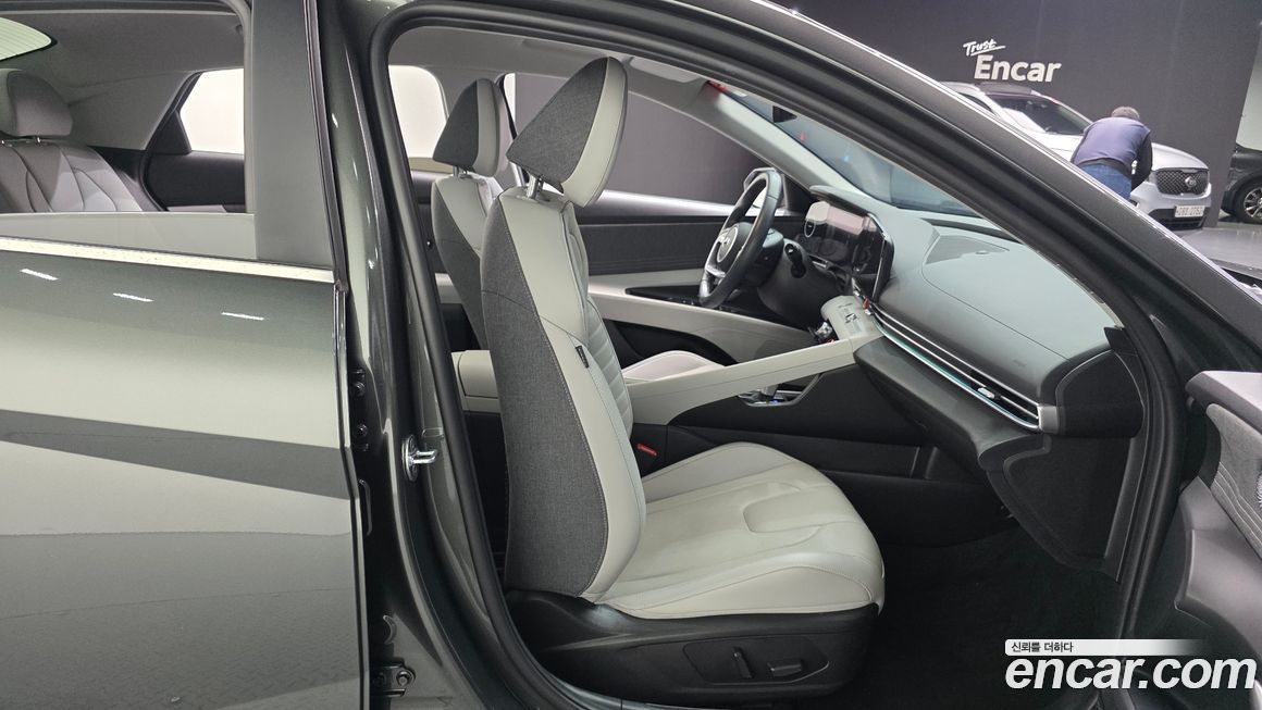 Hyundai AVANTE 2023