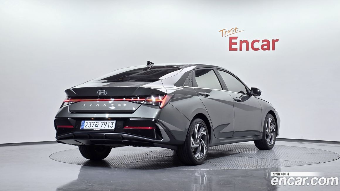 Hyundai AVANTE 2025