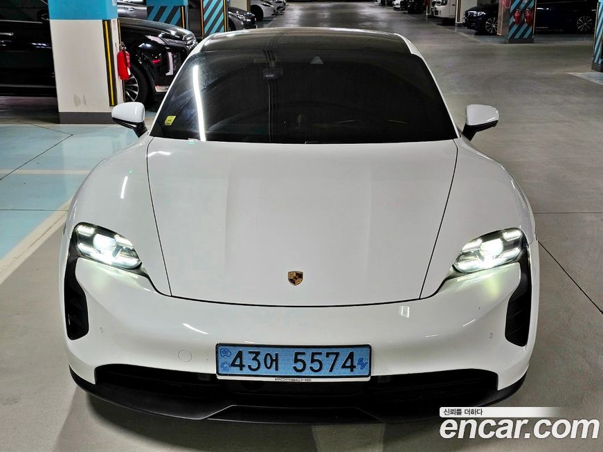 Porsche Taycan 2021