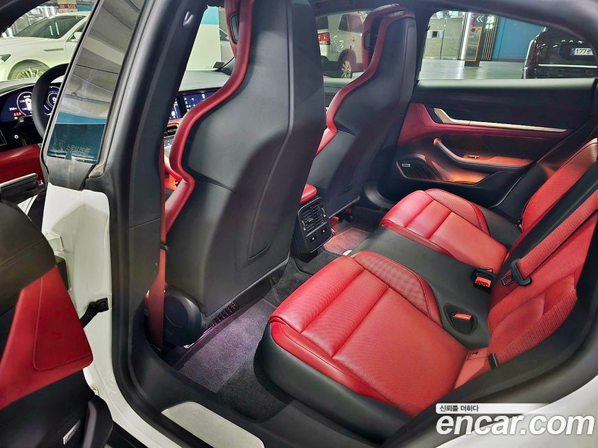 Porsche Taycan 2021