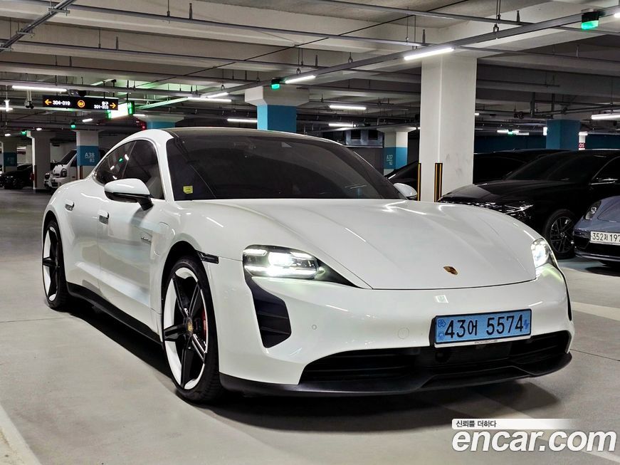 Porsche Taycan 2021