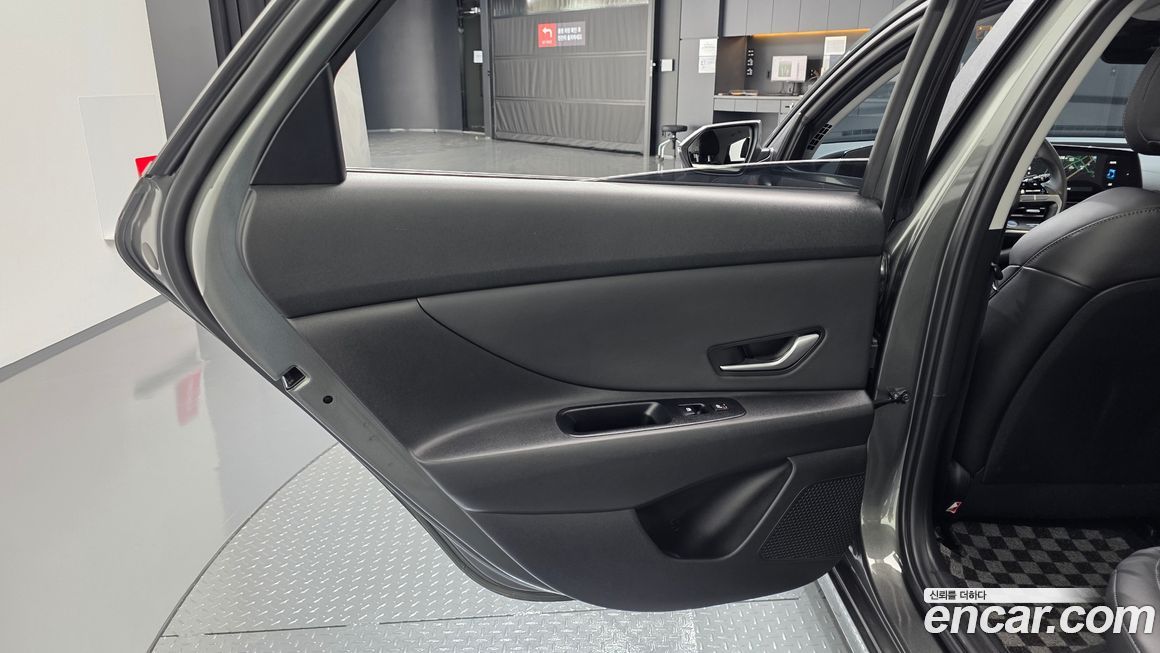 Hyundai AVANTE 2025