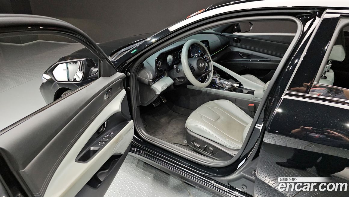 Hyundai AVANTE 2024