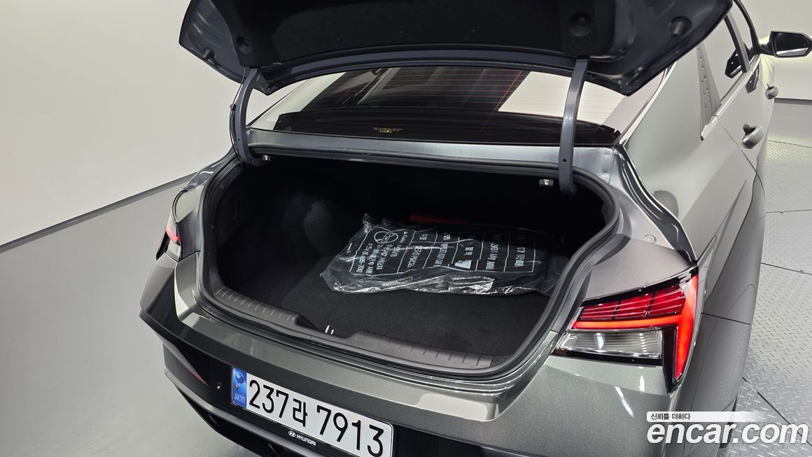 Hyundai AVANTE 2025