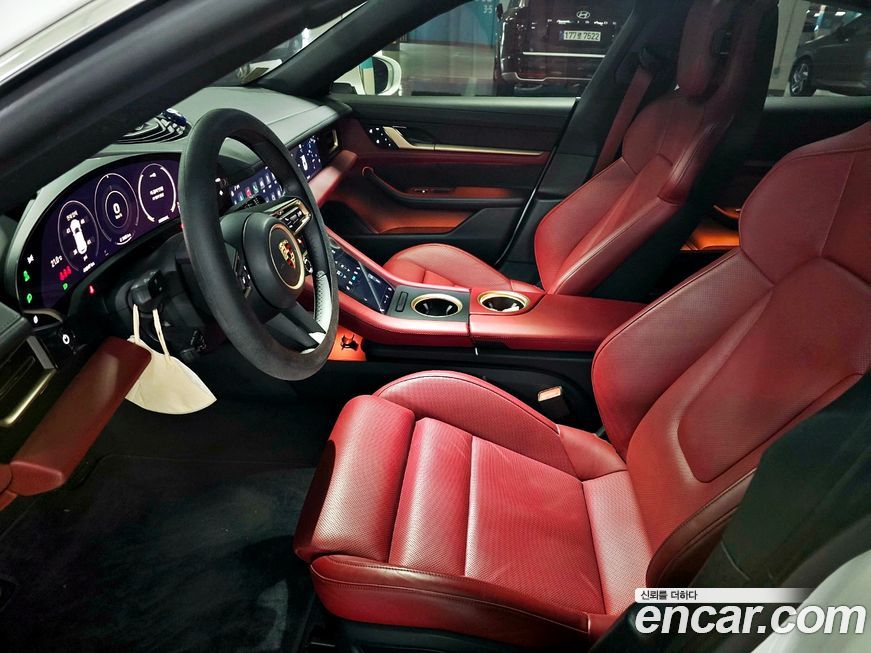 Porsche Taycan 2021