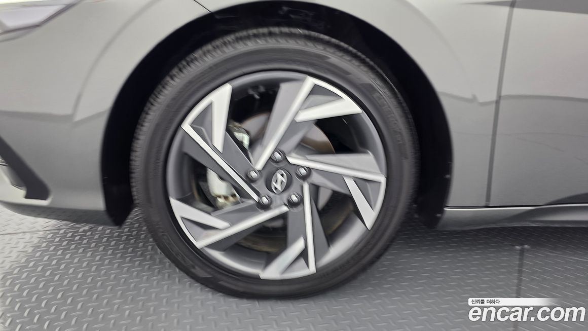 Hyundai AVANTE 2025