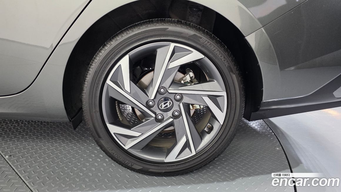 Hyundai AVANTE 2025