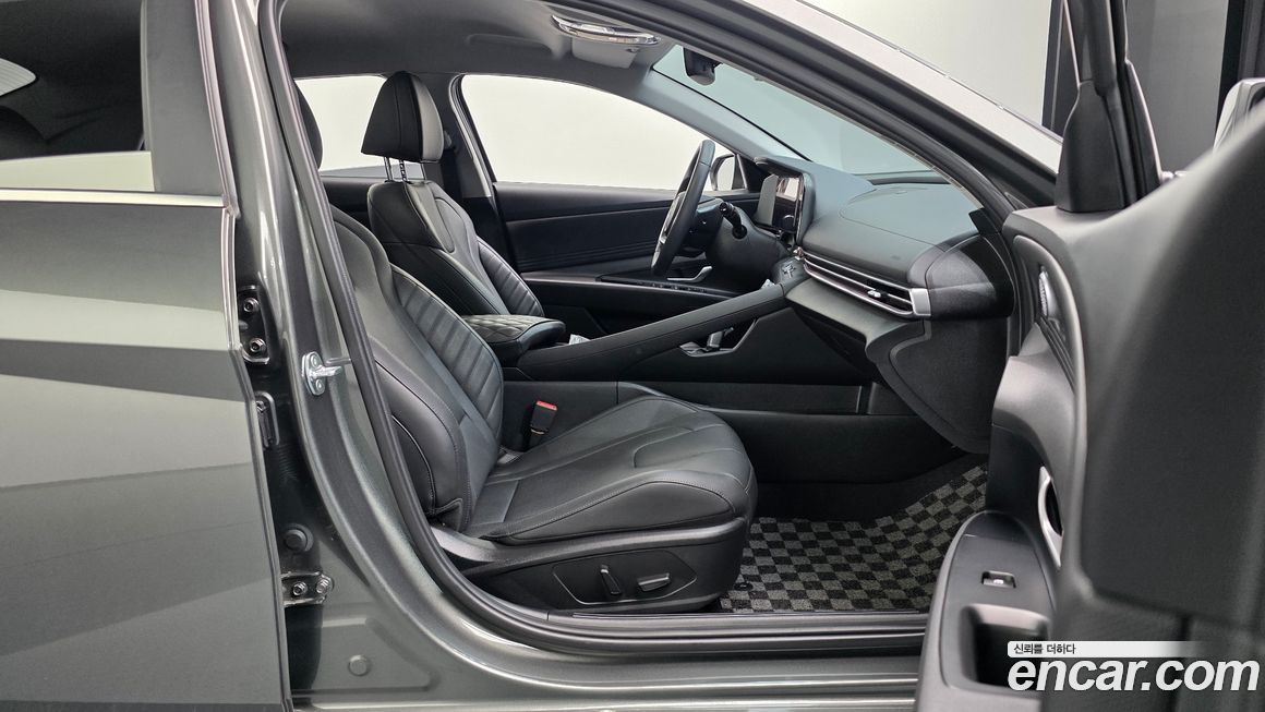 Hyundai AVANTE 2025