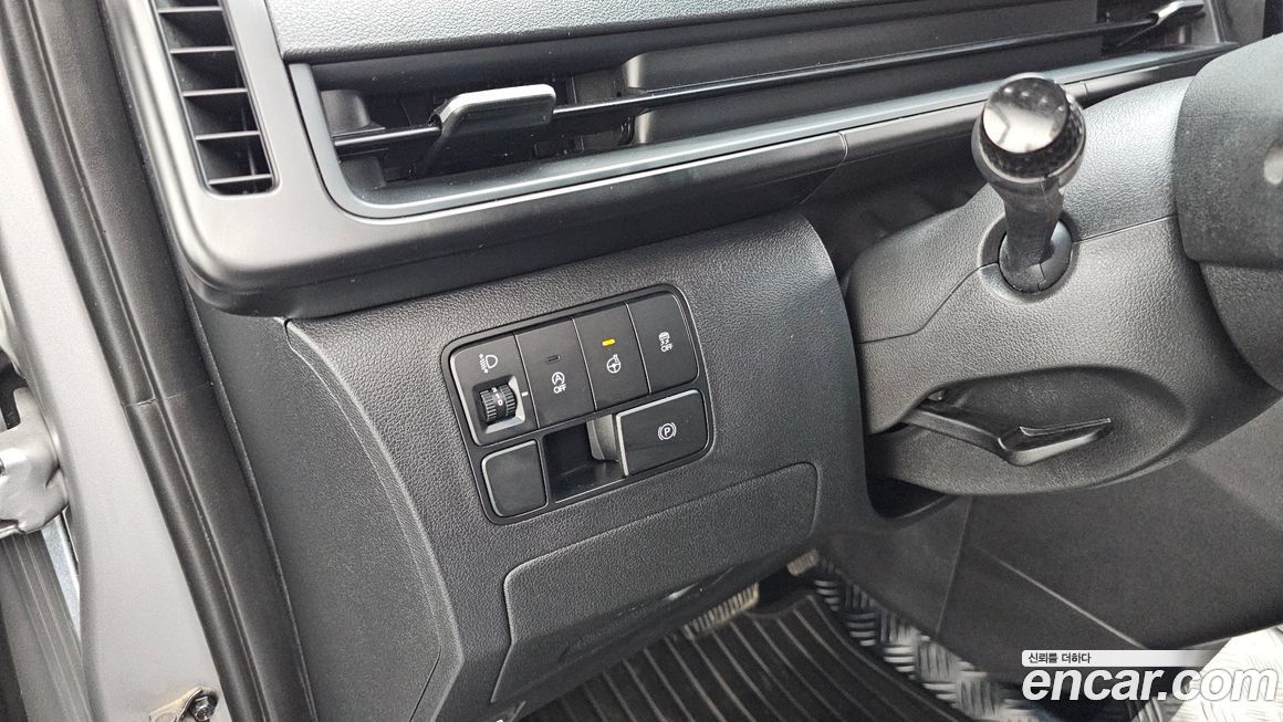 Hyundai Staria 2023