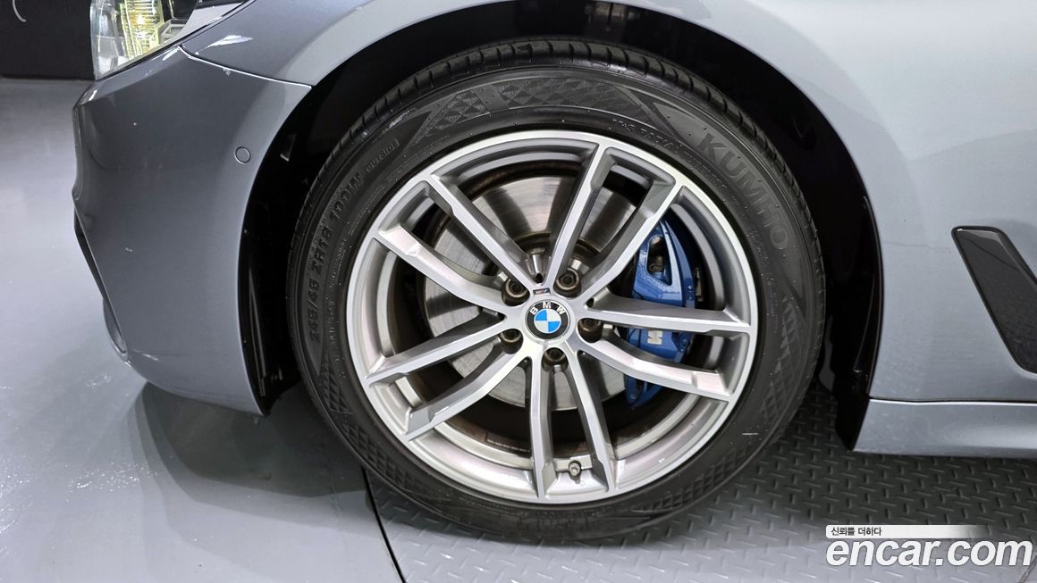 BMW 5-Series 2017