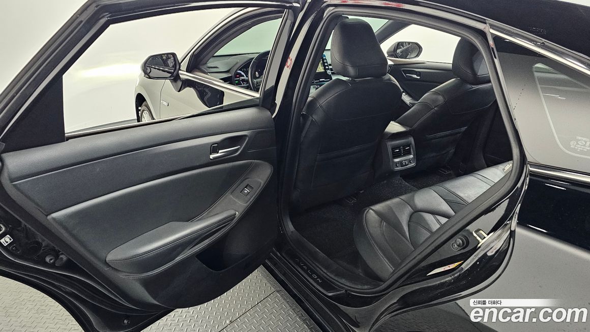 Toyota Avalon 2019