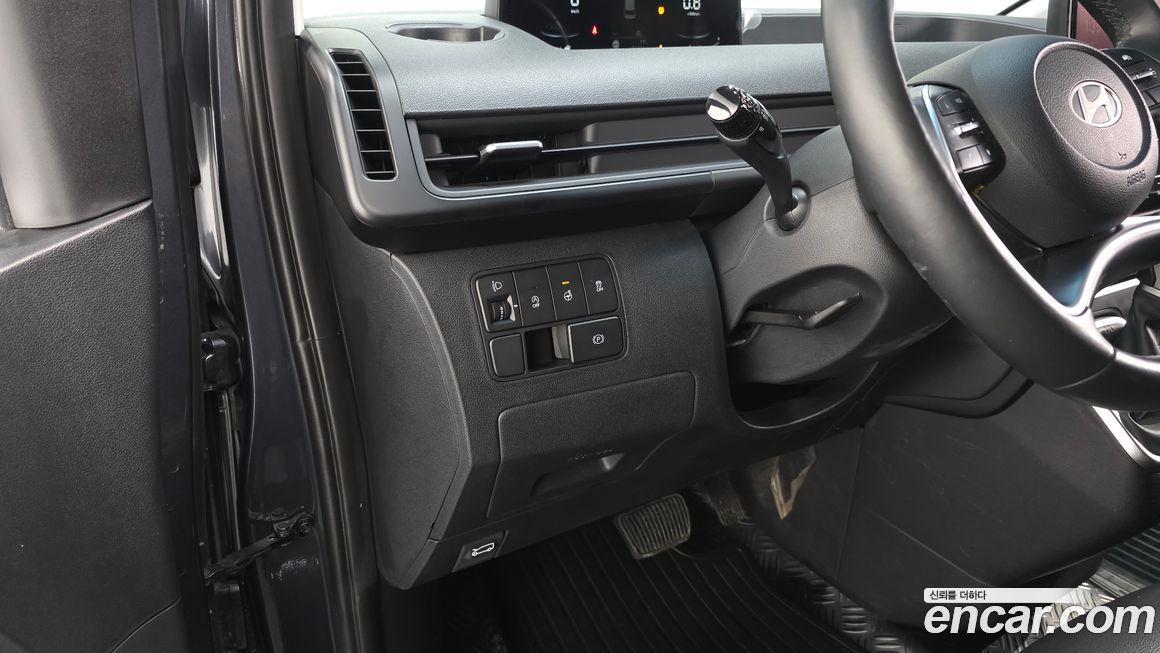 Hyundai Staria 2025