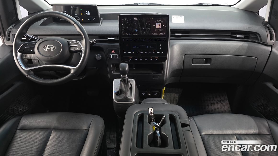 Hyundai Staria 2025